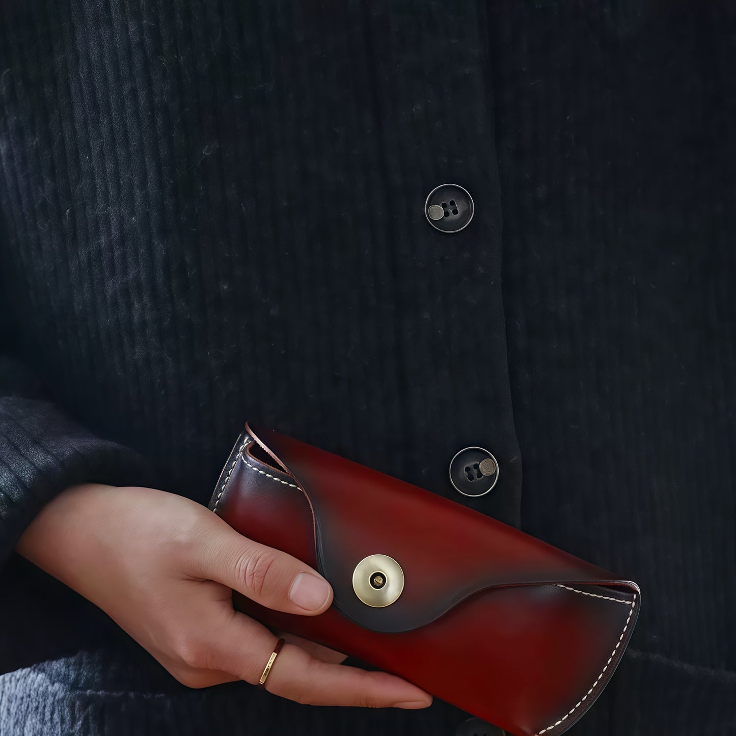 Handmade retro sunglasses box head layer cowhide glasses waist bag vegetable tanned leather magnetic button glasses bag