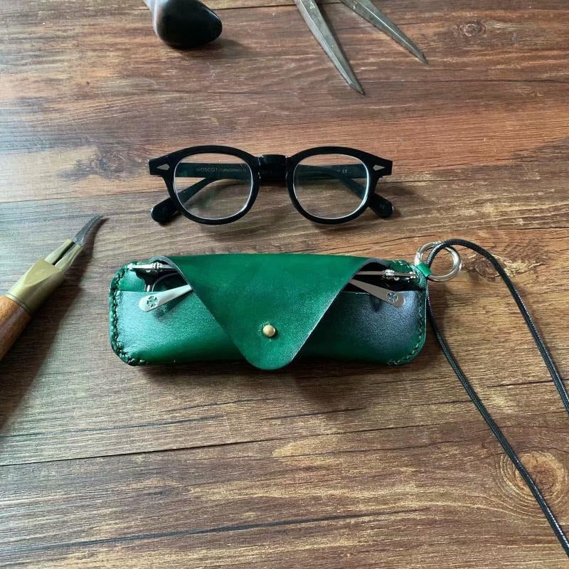 Retro Tanned Leather Glasses Case