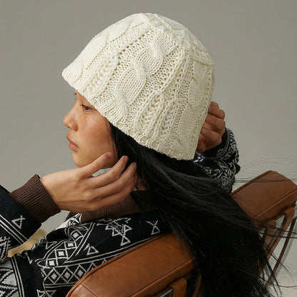 Retro Cable-Knit Bucket Hat
