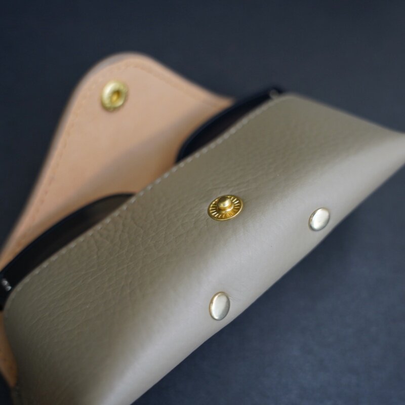 Retro Tanned Leather Glasses Case