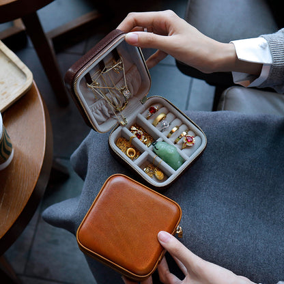 First-layer Waxed Cowhide Leather Portable Necklace Jewelry Box Storage Bag