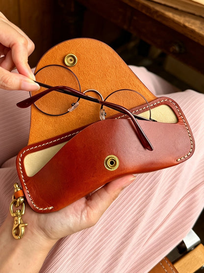 Retro Tanned Leather Glasses Case