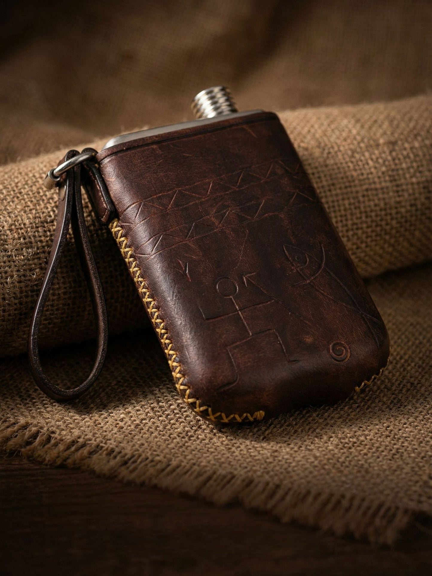 Retro Handmade Leather Portable Outdoor Travel Liquor Bottle 304 Stainless Steel