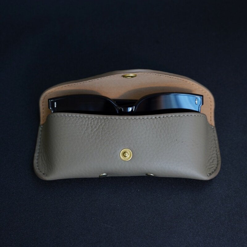 Retro Tanned Leather Glasses Case