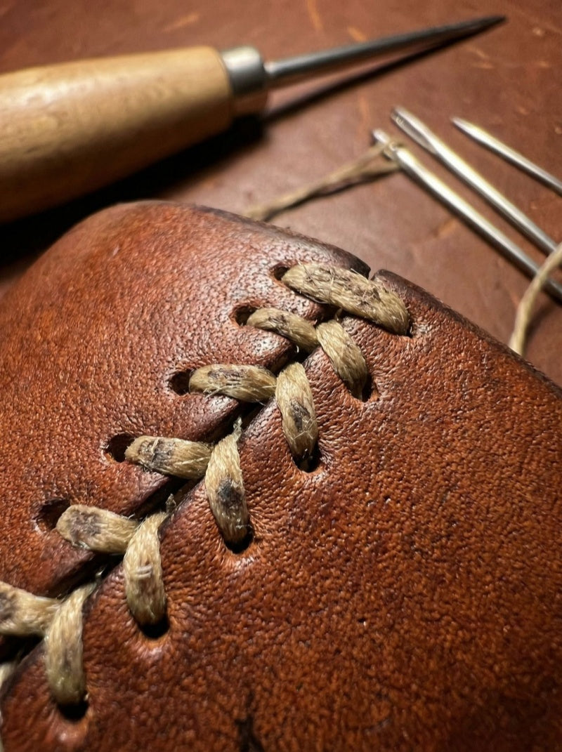 Retro Hand-stitched Vegetable-tanned Leather Pen Holder