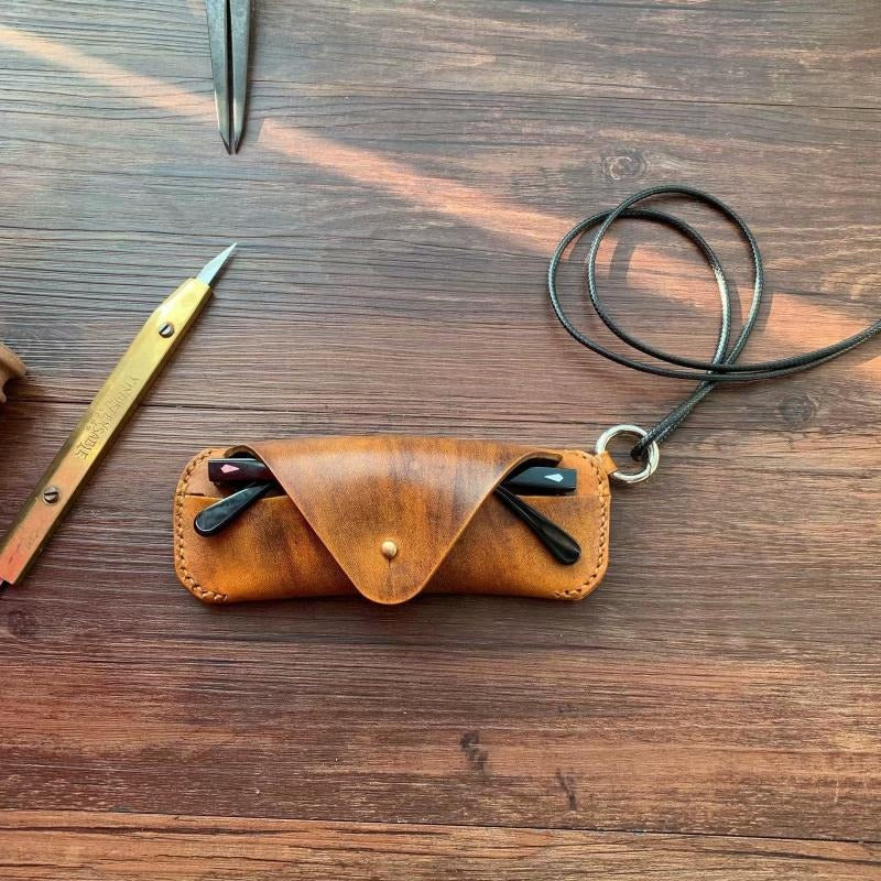 Retro Tanned Leather Glasses Case