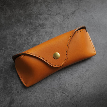 Retro Tanned Leather Glasses Case